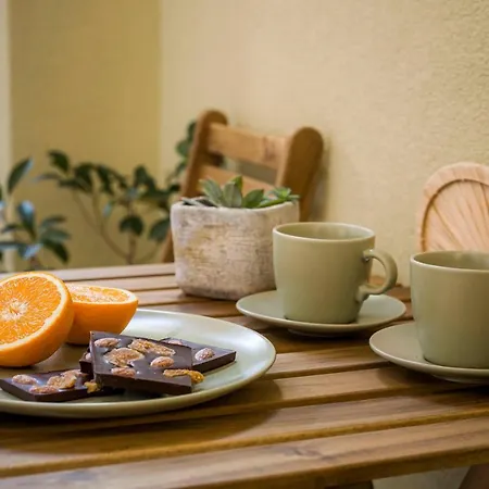 Hidden Luxury 2br With Terrace דירה *