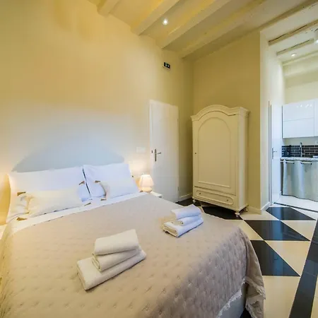 Hidden Luxury 2br With Terrace Apartment *