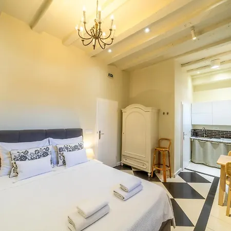 Hidden Luxury 2br With Terrace *