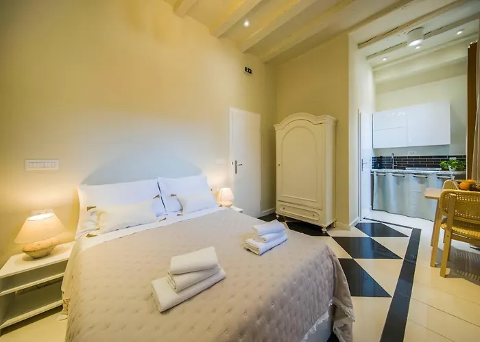 Hidden Luxury 2br With Terrace Apartment *