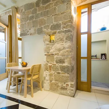 Hidden Luxury 2br With Terrace * 斯普利特